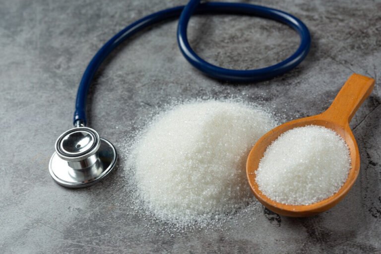 sugar in wooden bowl img